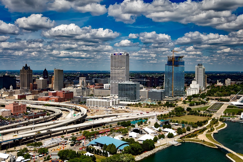 10 Tips to Buying and Selling Real Estate in Milwaukee, Wisconsin