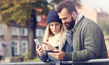 How to Navigate the Waters of Traditional Online Dating Sites vs Trendy Apps