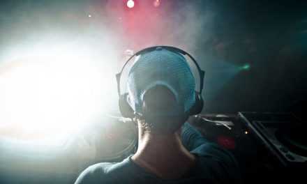 3 Useful Tips for Mixing with the Best Studio Headphones for Mixing
