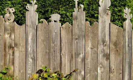 Fence Replacement Etiquette: Dealing With Neighbors