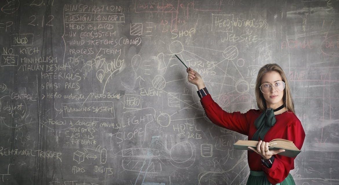 8 Signs Your College Teacher Is Just Awful