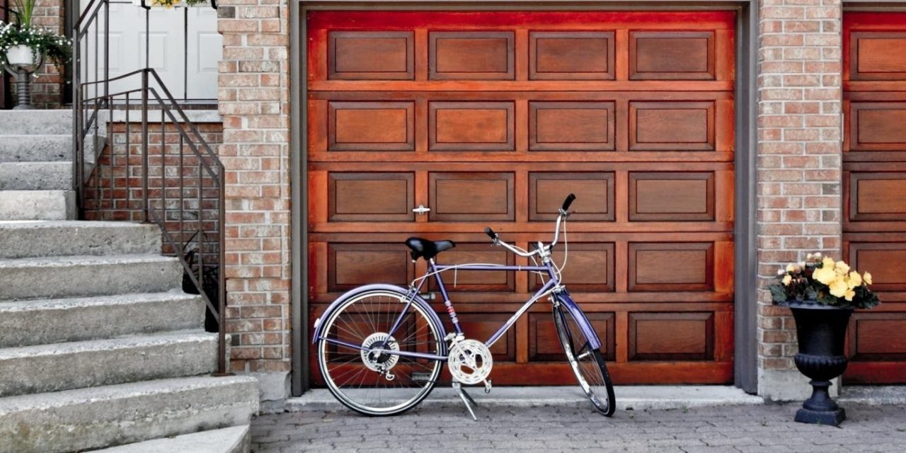 5 Beautiful Garage Door Designs for Your House