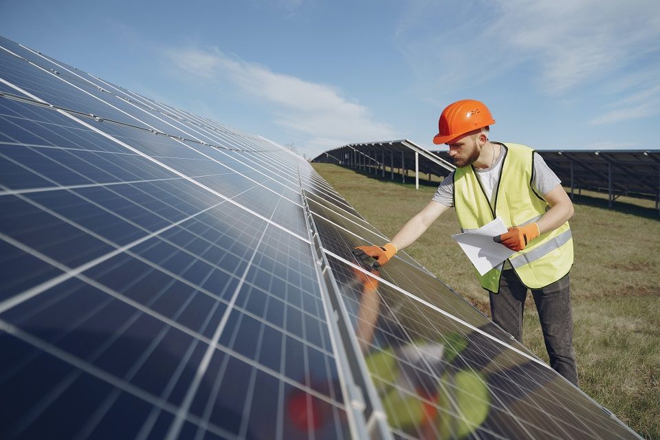 How Does Commercial Solar Work?